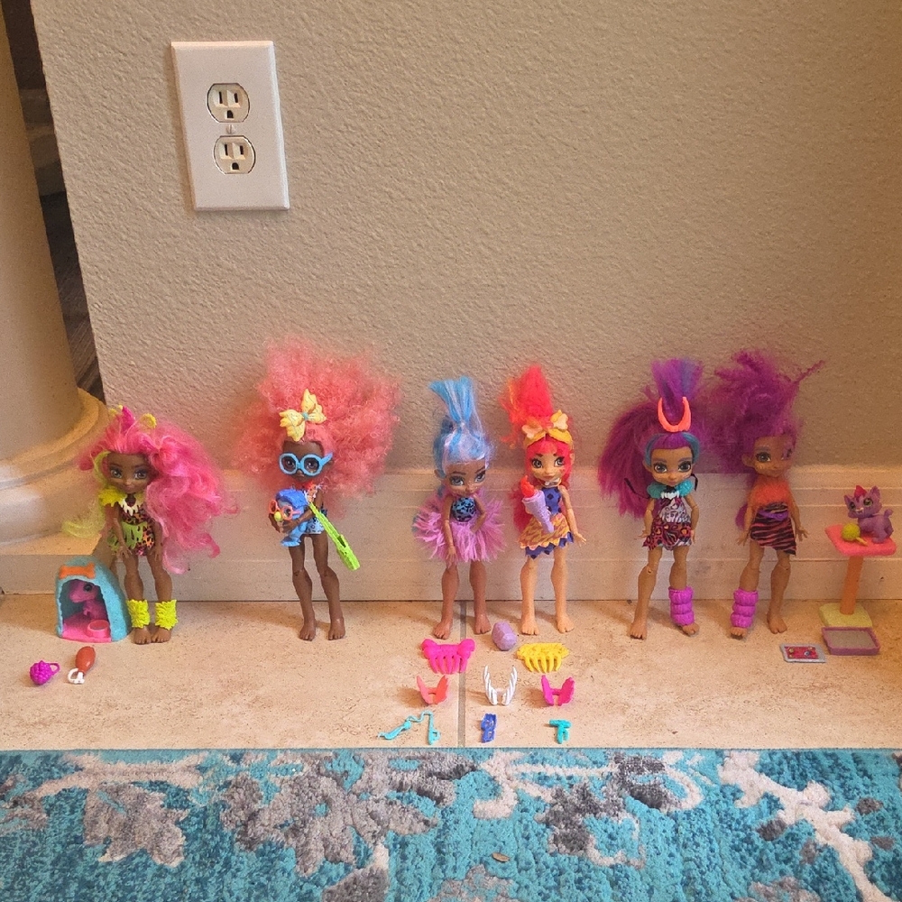 Colorful Fashion Cave Dolls Set